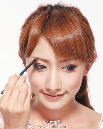 波西米亚裸妆彰显浪漫与自信