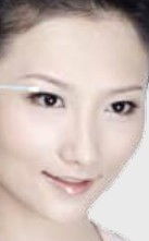 简单六步轻松卸掉睫毛膏