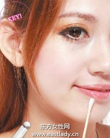 半包围式妆容画法成就少女纯真浪漫