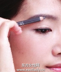 画眉毛之画出柔和气质美人眉