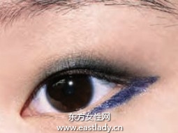 彩色眼线笔画出美美大眼妆