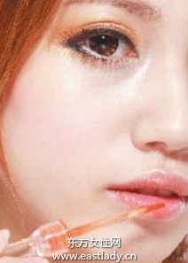 半包围式妆容画法成就少女纯真浪漫