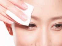 一分钟修补易晕妆的眉部与眼部