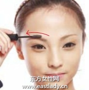 眉色晕染术让双眉看上去更加清爽