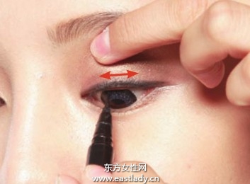 眼线液勾勒光泽质感深邃眼妆