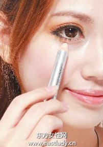 半包围式妆容画法成就少女纯真浪漫