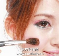 梦幻色彩妆容化妆步骤 用童话色彩变身吧