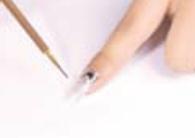 美甲教程之打造黑白雕花彩绘美甲