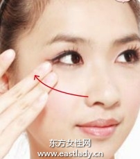 立体熟练底妆 实现小脸形