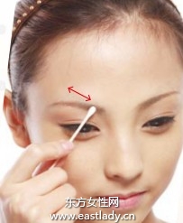 浓淡色眉笔塑造立体自然眉毛