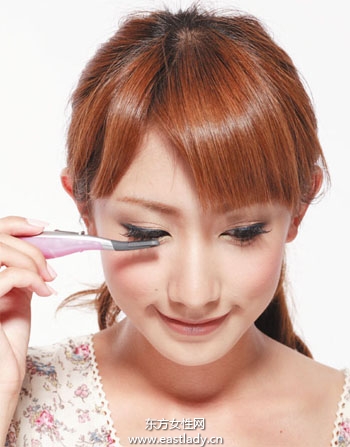 波西米亚裸妆彰显浪漫与自信