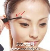 眉色晕染术让双眉看上去更加清爽