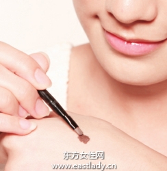 眼线膏提升眼妆融合度
