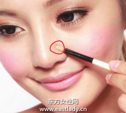 利用光影营造立体五官