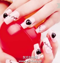 洛丽塔风格打造可爱美甲