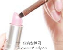 勾勒完美唇形的唇妆画法