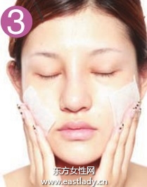 用化妆水面膜集中滋润肌肤