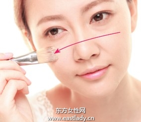 粉底霜的正确使用方法