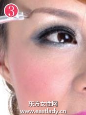 优雅宴会妆化法展现出独有温柔美态