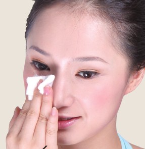 眼部卸妆六步走 清洁无烦恼