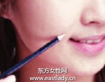 化妆教程之通过底妆遮盖粉刺印迹