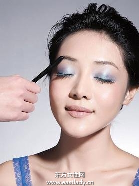 单眼皮化妆技巧