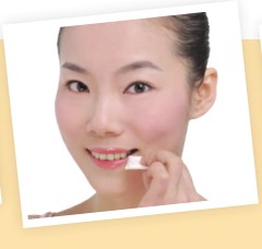 唇部卸妆三步骤 不留残余化妆品