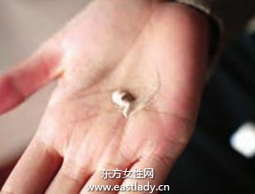 化妆小技巧 粉底液+粉饼轻松画底妆