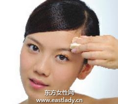 干性肌肤化妆应使用粉底液