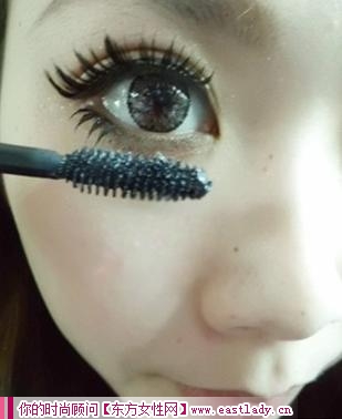 让眼睛变大的内双眼眼妆的画法
