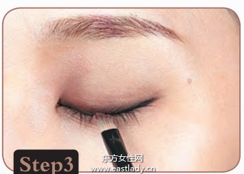 打造精致女人味职业妆容