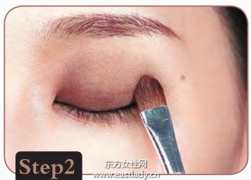 打造精致女人味职业妆容