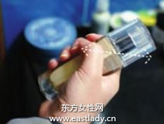 粉底刷快速上粉底步骤图解