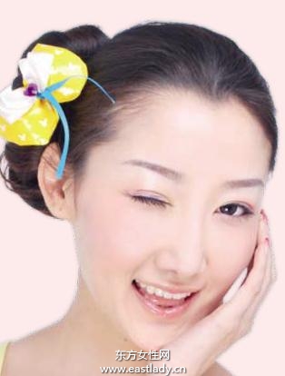 个性俏皮逛街妆容 让你在shopping时也保持好心情