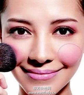 用腮红打造超自然红润好气色