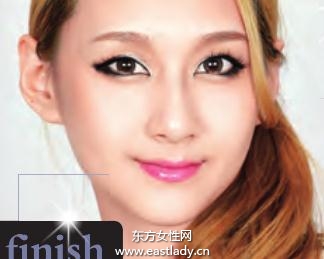 浪漫女性妆容显露都市白领典雅高贵气质