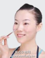 化妆教程之巧用遮瑕膏盖住痘痘