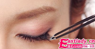 打造婴儿般纯美粉色裸妆