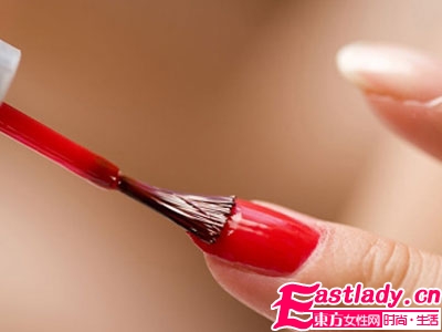 美甲教程之如何涂指甲油