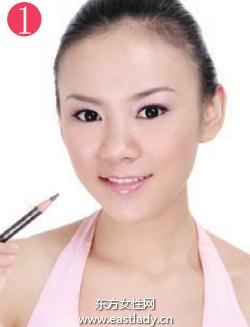 裸妆清澈眼线描画法 让你的眼线 隐形 起来