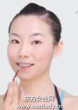唇部完美遮瑕法 弥补不完美唇形