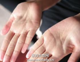 化妆小技巧 粉底液+粉饼轻松画底妆