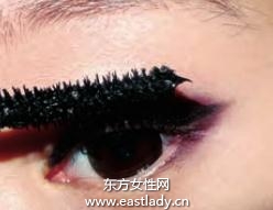 优雅裸色眼妆的画法 增加你的气场