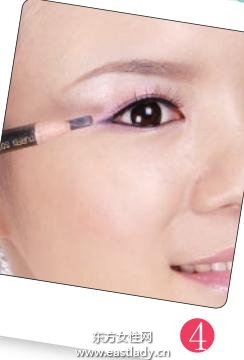 裸妆清澈眼线描画法 让你的眼线 隐形 起来