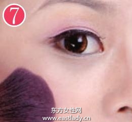 时尚运动妆容让你轻 妆 上阵