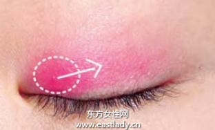 单眼皮女生约会必画诱人草莓妆