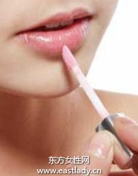 巧克力色系裸色滋润唇妆 诱惑力十足