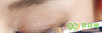 冬季的迷人魅惑眼妆步骤图解