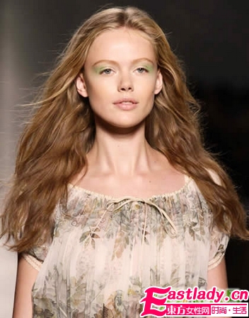 10款彩色系眼妆 让你惊艳整冬