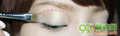 红色系的眼影怎么画好看